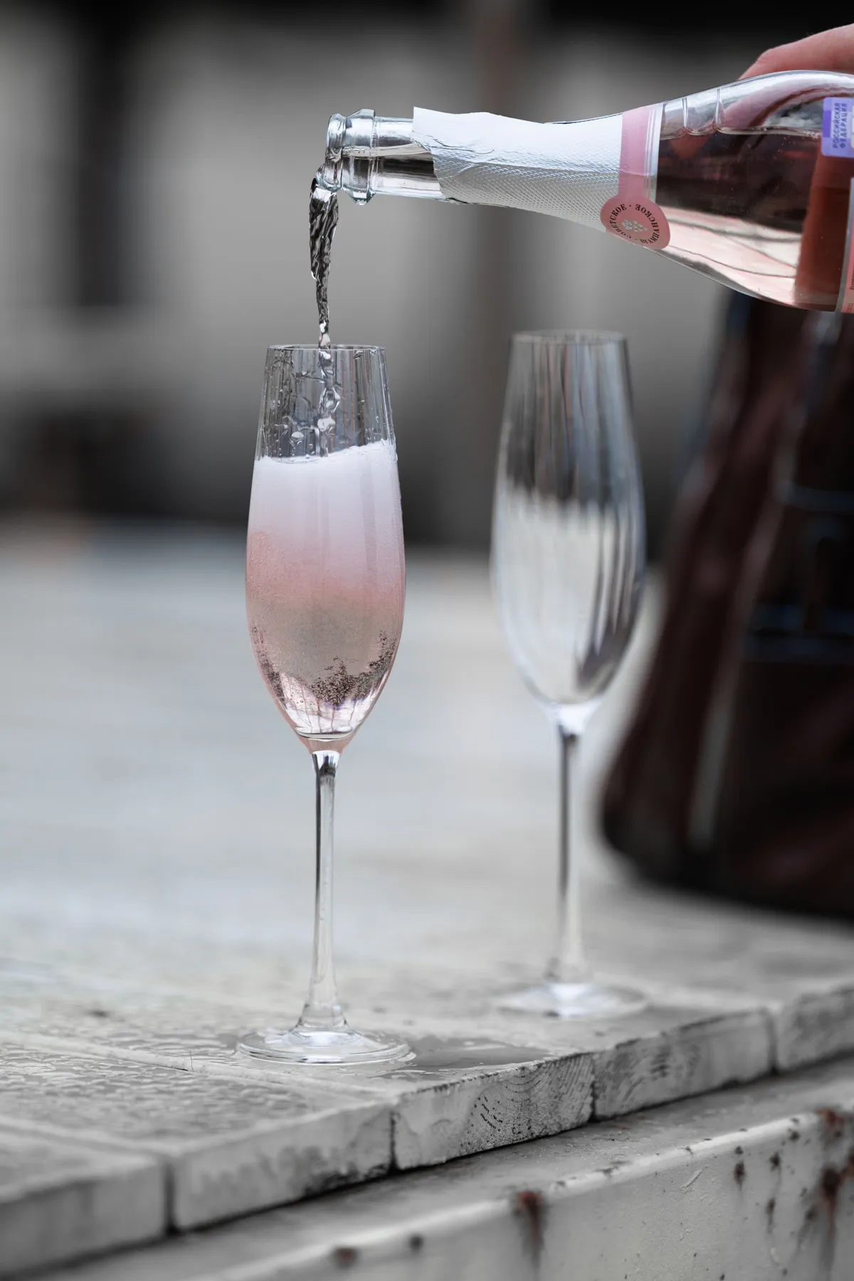 rosé poured into glasses